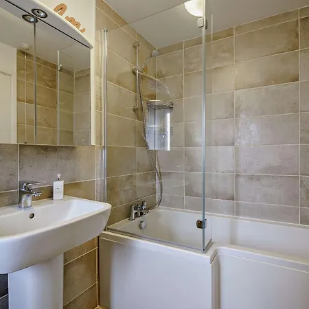 2 Bed In Arnside Silverdale 90530 Holiday home Beetham